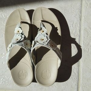 Cream Fitflop with flowers size 10